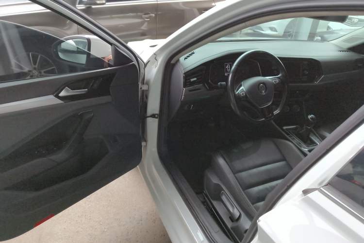 Used Volkswagen Sagitar 2019 200TSI Manual Comfort Version China VI Standard