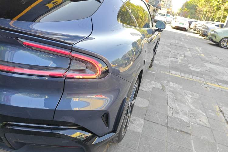 Used Xiaomi Auto YU7 2025 Ultra-Long Range High-Performance All-Wheel-Drive Max Edition