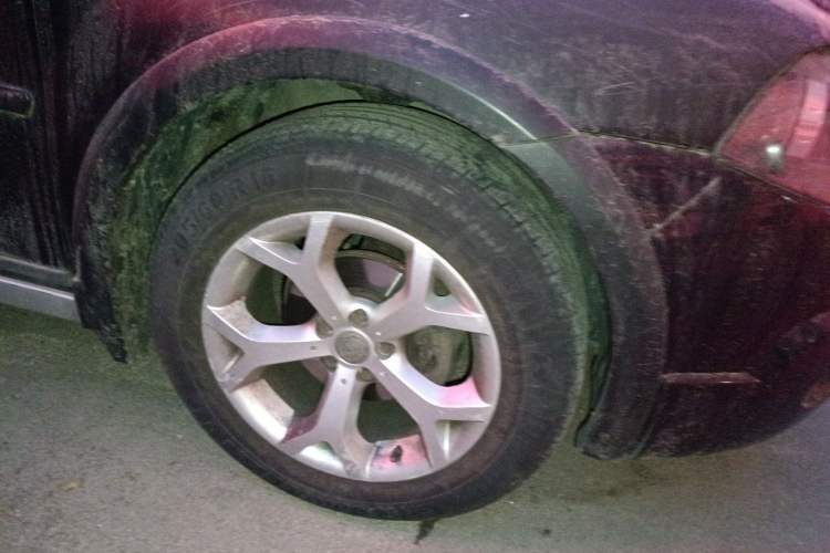 Used Brilliance Junjie FRV 2010 1.5L Automatic Luxury Edition Right Front Wheel Hub