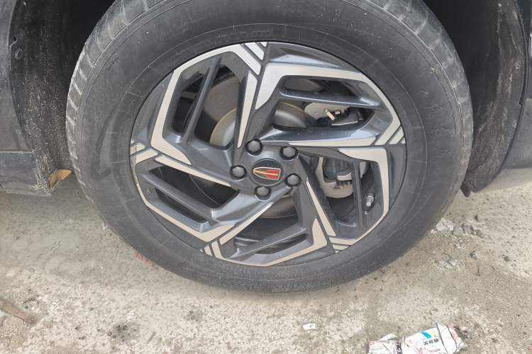 Used Hongqi HS3 2023 1.5T Two-Wheel Drive Shanwei Edition HEV
