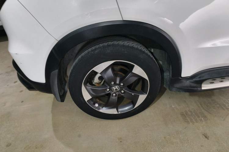 Used Honda Vezel 2017 1.8L CVT Front-Wheel Drive Pioneer Edition