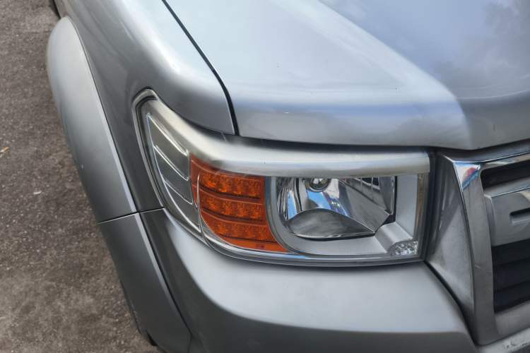 Used Dongfeng Ruichi 2019 2.4L Gasoline China VI Standard Two-Wheel-Drive Long Cargo Bed 2TZD Right Front Headlight