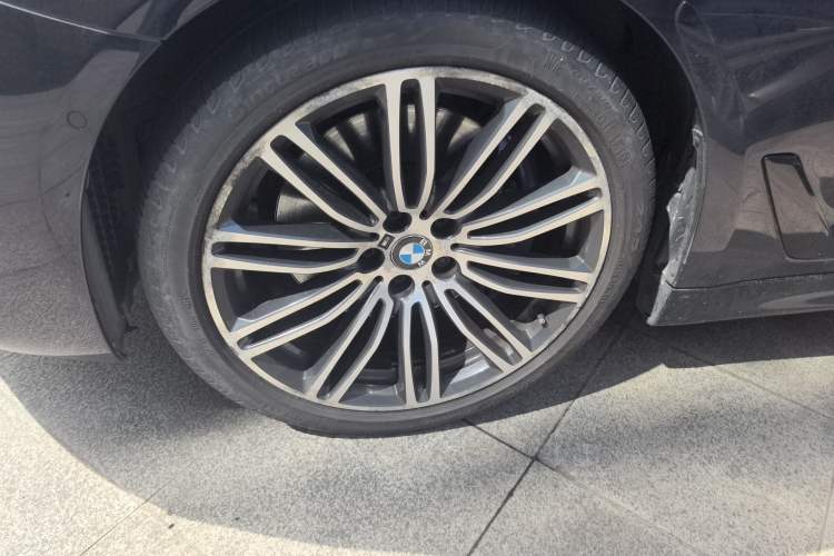 Used BMW 5 Series 2019 530i M Sport Package Left Front Wheel Hub