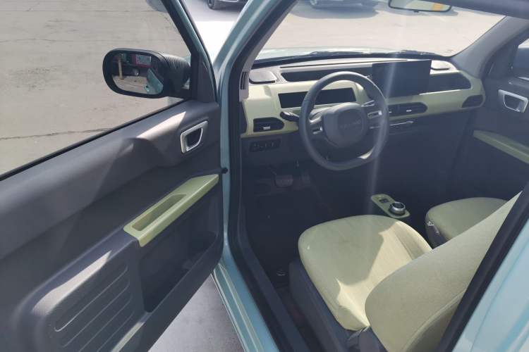 Used Geely Galaxy Panda 2024 Panda Mini 200km Endurance Bear
