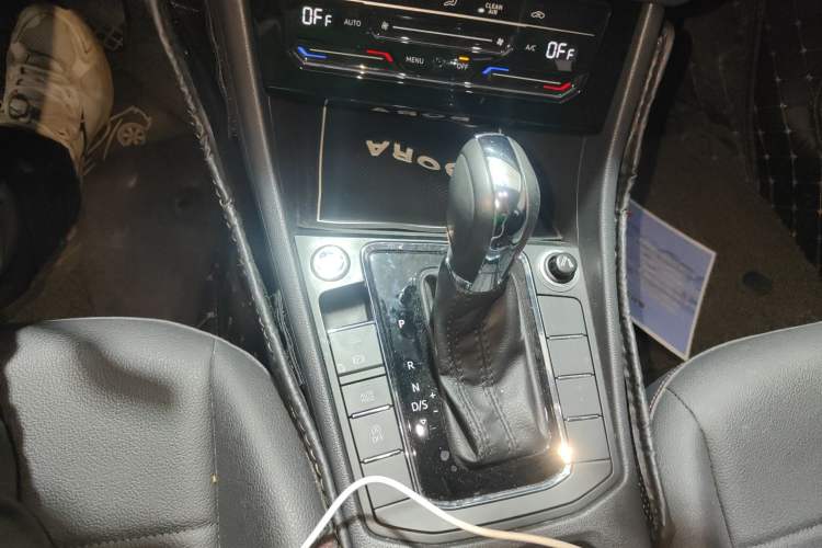 Used Volkswagen Bora 2020 1.5L Automatic Elite Version Gear Lever