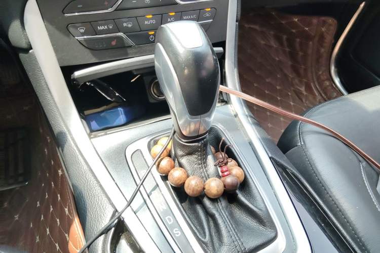 Used Ford Edge 2016 EcoBoost 245 Two-Wheel-Drive Titanium 7-Seater
