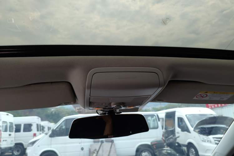 Used Volkswagen Sagitar 2017 230TSI Automatic Luxury Edition Headliner