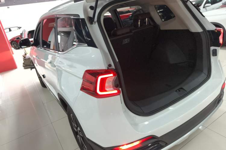 Used FORTHING T5 2022 Grand Edition 1.6L Manual Dream-Chasing Five-Seat Model Rear Left 45 Deg