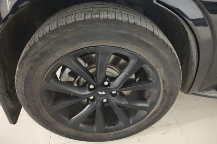 Used Li Auto ONE 2020 Extended-Range 6-Seater Version Right Rear Wheel Hub