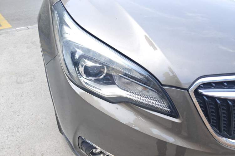 Used Buick Envision 2018 28T Four-Wheel Drive Elite Version Right Front Headlight