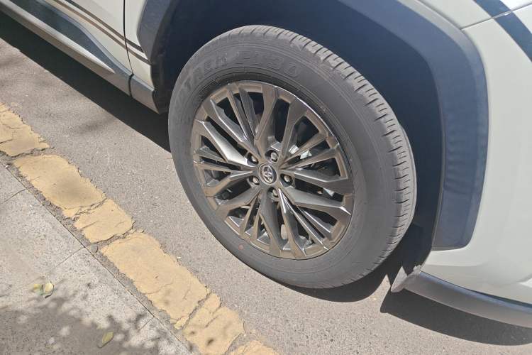 Used Toyota Wildlander 2023 2.0L CVT Four-Wheel Drive Luxury PLUS Edition Right Front Wheel Hub