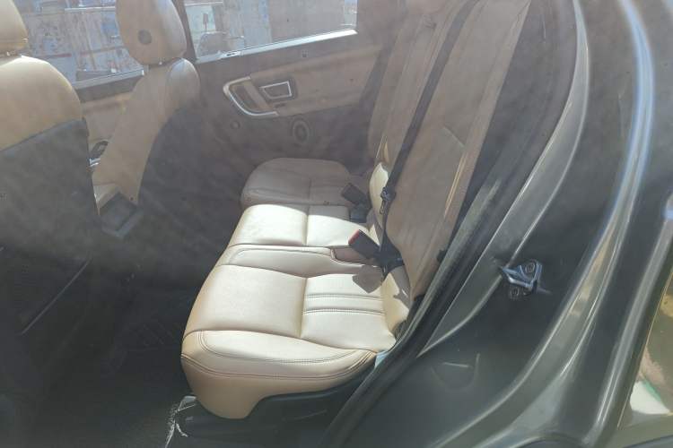 Used Land Rover Discovery Sport 2016 2.0T HSE Left Rear Seat