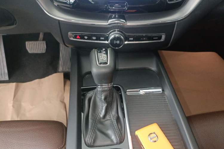 Used Volvo XC60 2021 T5 4x4 Smart Luxury Edition