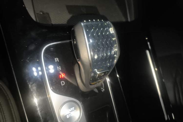 Used GAC Trumpchi M8 2024 Master Series 400T Ultimate Edition Gear Lever