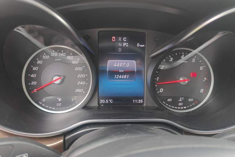 Used Mercedes-Benz V-Class 2020 V 260 L Long-wheelbase Luxury Edition Odometer Close Up