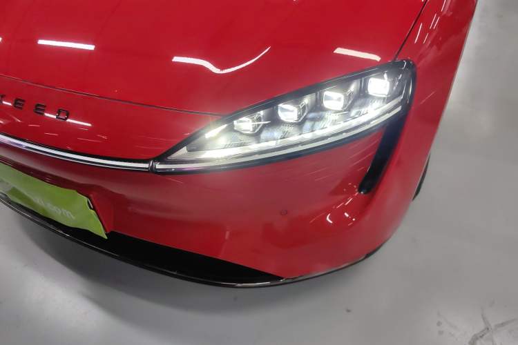 Used Hima Luxeed S7 2025 785 km Ultra