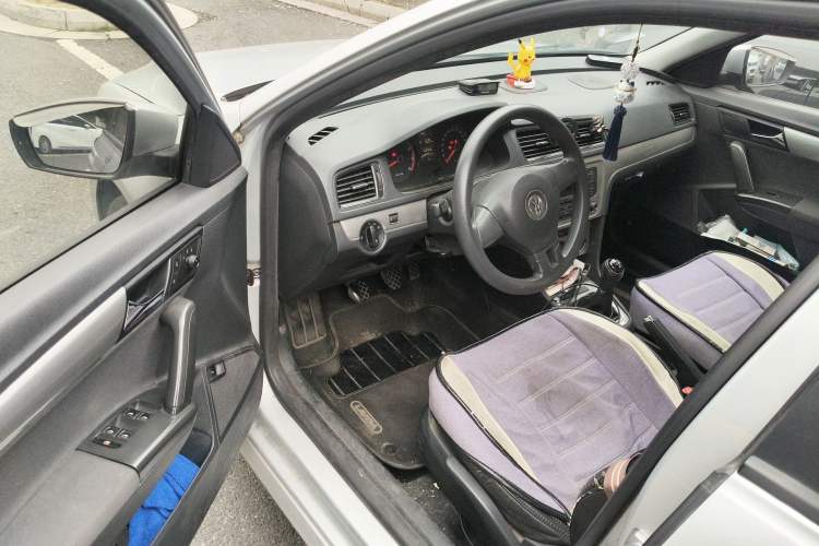 Used Volkswagen Lavida 2013 Revised Classic 1.6L Manual Fashion Edition Driver Seat