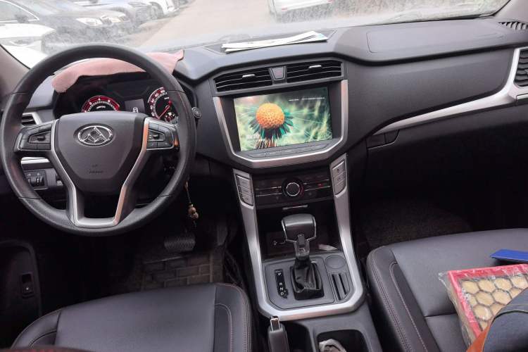 Used SAIC MAXUS T60 2017 2.0T Gasoline Automatic Two-Wheel Drive High-Ride Comfort-Grade Standard Cabin
