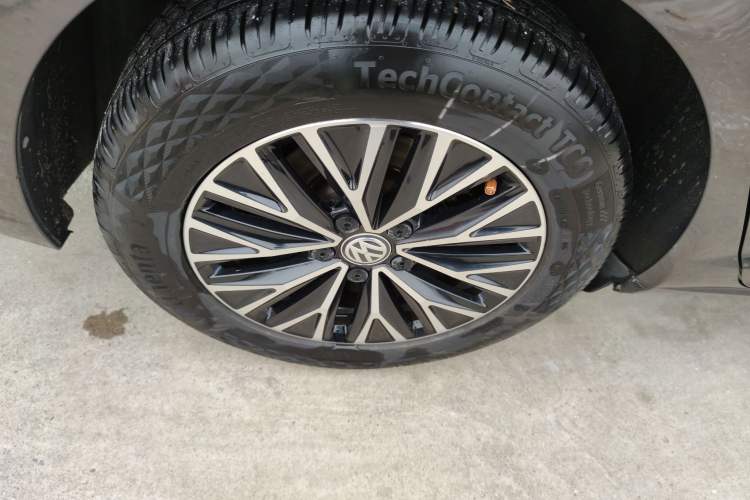 Used Volkswagen Sagitar 2020 280TSI DSG Comfort Version China VI Standard Right Rear Wheel Hub