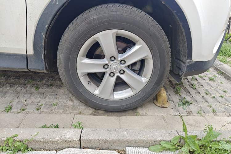 Used Toyota RAV4 2013 2.5L Automatic 4x4 Elite Edition
