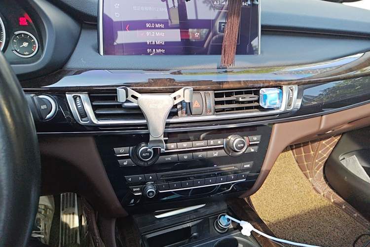 Used BMW X5 2018 xDrive35i Elegant Edition Audio And AC Panel