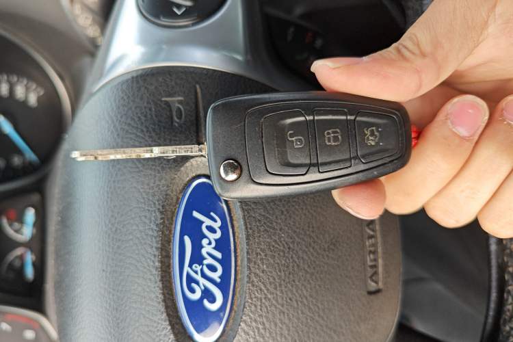 Used Ford Kuga 2013 1.6L GTDi Two-Wheel-Drive Trend Model