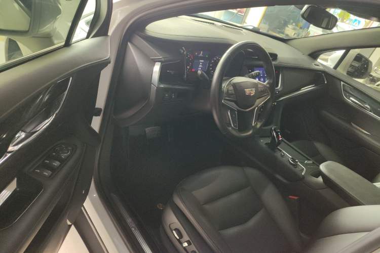 Used Cadillac XT5 2022 2.0T Two-Wheel Drive Luxury Version
