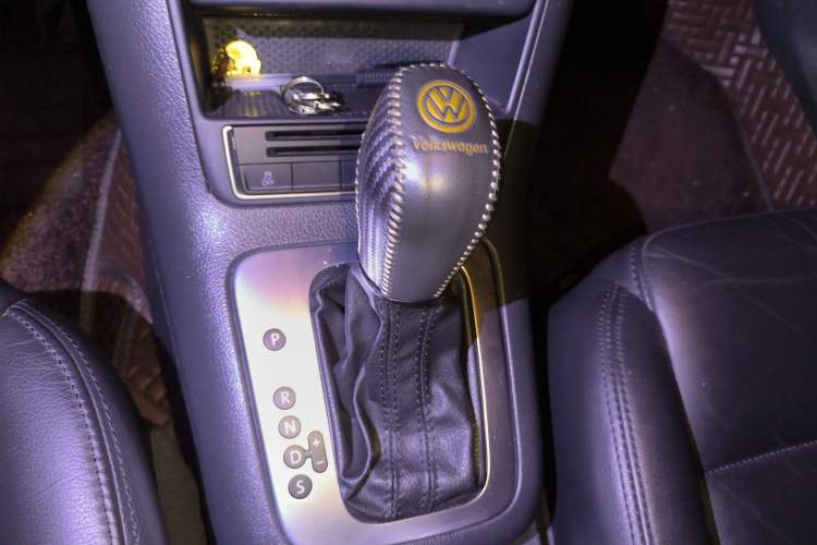 Used Volkswagen Tiguan 2013 1.8 TSI Automatic Two-Wheel Drive Comfort Edition Gear Lever