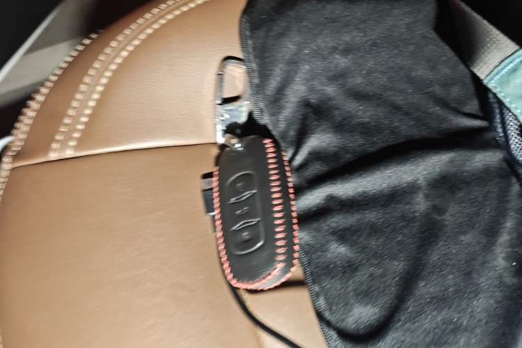 Used Geely Auto Emgrand X7 Sport 2016 1.8TD Automatic All-Wheel-Drive ZhiZun Edition Vehicle Key