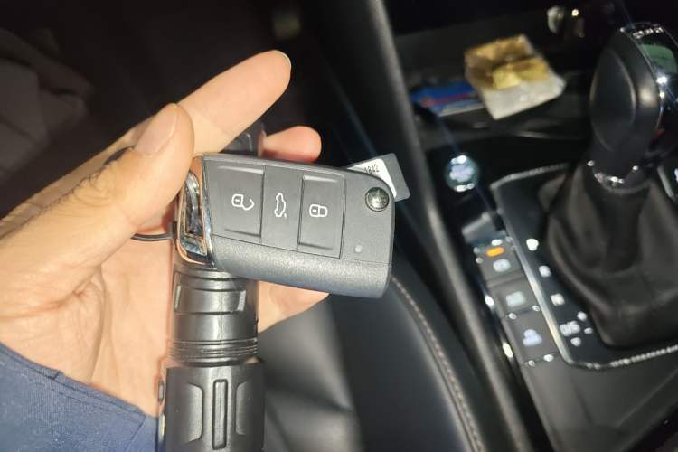 Used Volkswagen Tharu 2020 280TSI Two-Wheel Drive Luxury Plus Version China VI Standard Vehicle Key