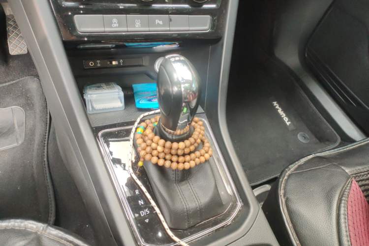 Used Volkswagen Touran 2018 Volkswagen Touran L 280TSI DSG Comfort Edition 7 Seats China V Emission Standard Gear Lever