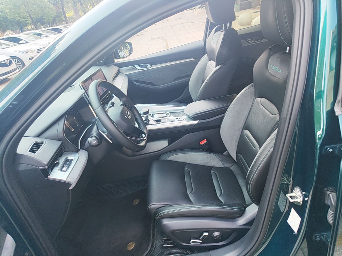 Geely Auto Preface 2023 2.0TD "Only This Verdant Green" Edition — снимка 17