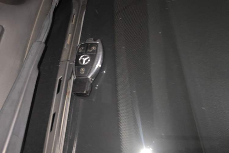 Used Mercedes-Benz E-Class 2010 E 300 L Fashion Model