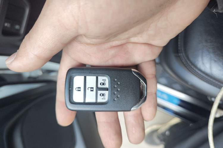 Used Honda Odyssey 2015 Revised Version 2.4L Supreme Edition