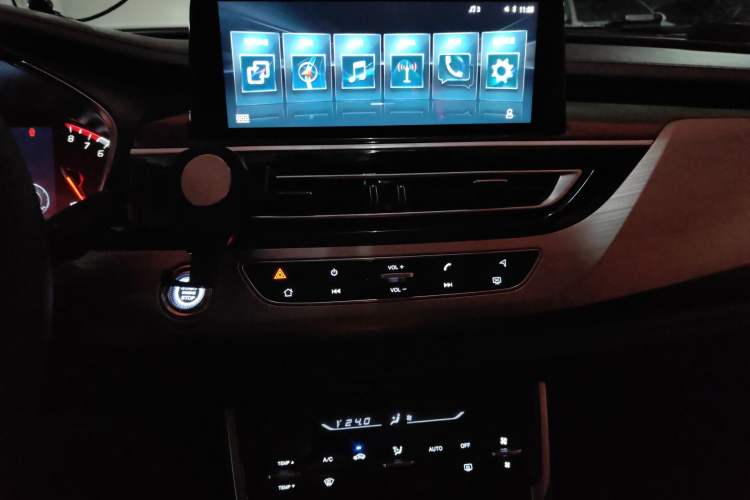 Used CHANGAN CS75 2020 280T DCT Luxury Model China VI Standard