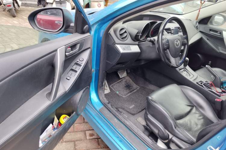 Used Mazda 3 2011 Sedan 2.0L Automatic Luxury Model
