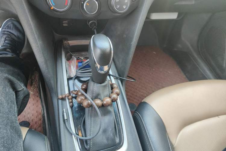 Used Chevrolet Monza 2020 320 Automatic Enjoyment Edition Gear Lever