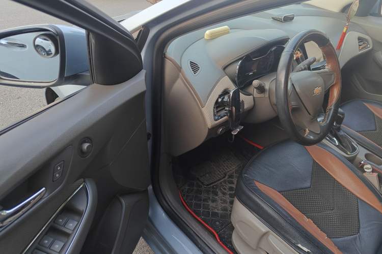 Used Chevrolet Cruze 2015 1.5L Automatic Fashion Navigation Edition
