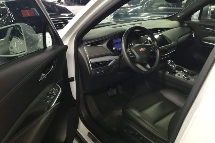 Used Cadillac XT4 2020 Revised Version 28T Two-Wheel Drive Leading Edition Driver Seat