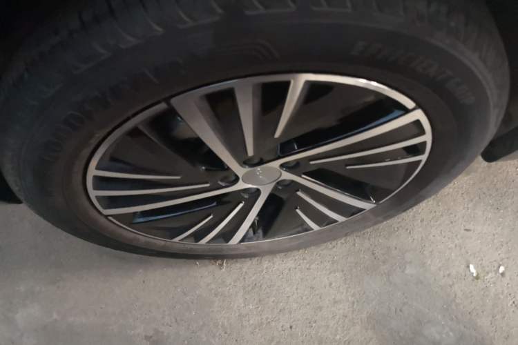 Used Lynk & Co 08 EM-P 2023 120km Long-Range Halo