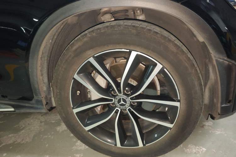 Used Mercedes-Benz GLC 2020 Facelift GLC 300 L 4MATIC Dynamic Edition Right Front Wheel Hub