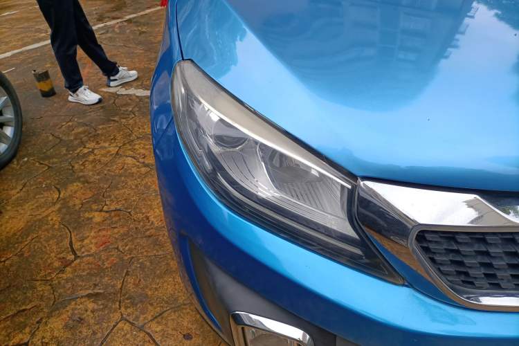 Used BAIC Changhe Q35 2016 1.5L Manual Cool Edition Right Front Headlight