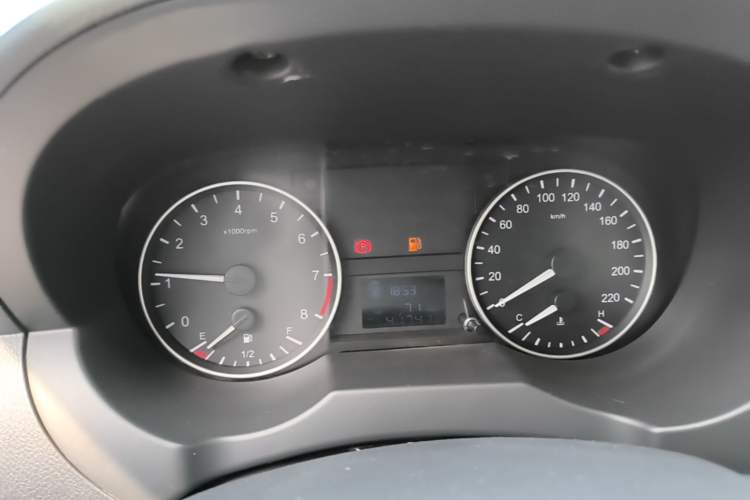 Used JAC Refine M3 2019 PLUS Maker Edition 1.8L Luxury Smart Model with 9 Seats Instrument Cluster