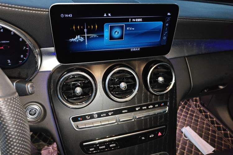 Used Mercedes-Benz C-Class 2021 C 200 L Fashion Edition Sport Version Audio And AC Panel