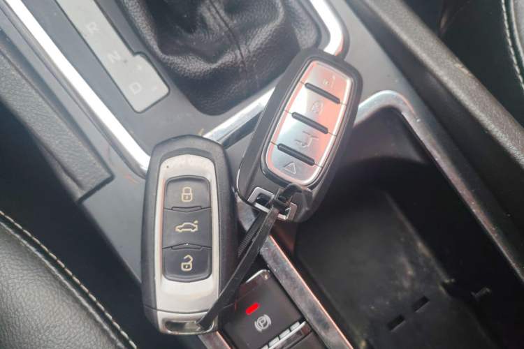 Used Geely Auto Emgrand 2017 Sedan Million Edition 1.3T CVT Upward Version
