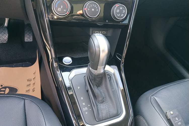 Used Volkswagen T-ROC 2022 280TSI DSG Two-Wheel Drive Comfort PLUS