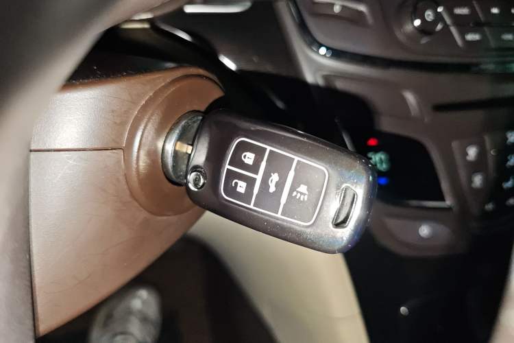 Used Buick Regal 2014 2.0L Leading Fashion Edition