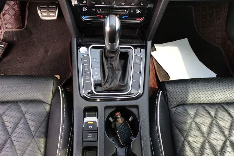 Used Volkswagen Magotan GTE Plug-in Hybrid 2020 GTE Luxury Model Gear Lever