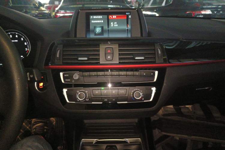 Used BMW 1 Series (Import) 2018 118i Sport Design Package
