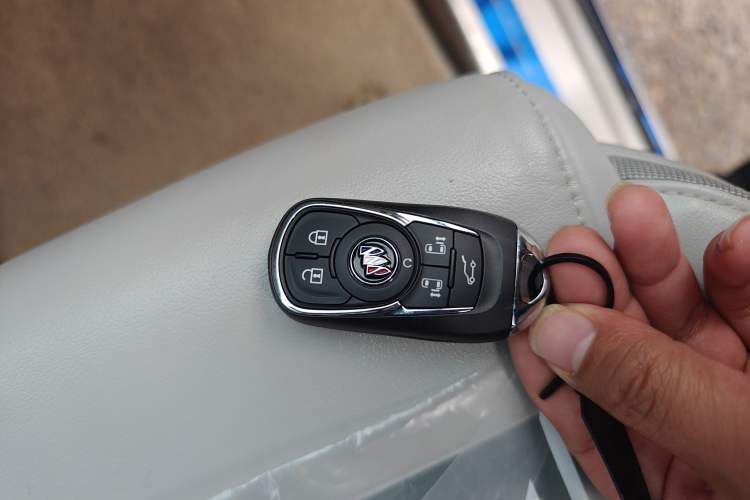 Used Buick GL8 2023 ES Lu Zun Deluxe and Yue Edition